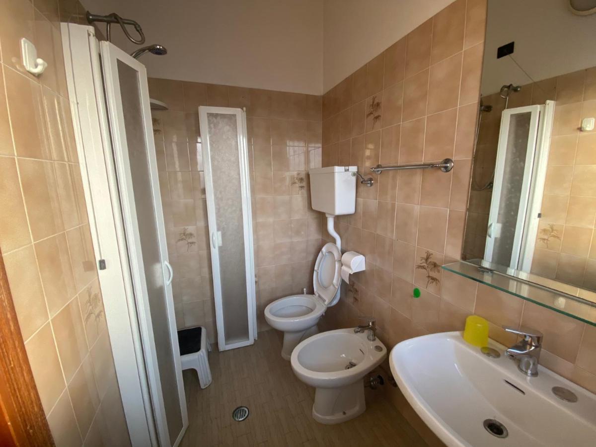 Hotel Villa Dina Ріміні Екстер'єр фото