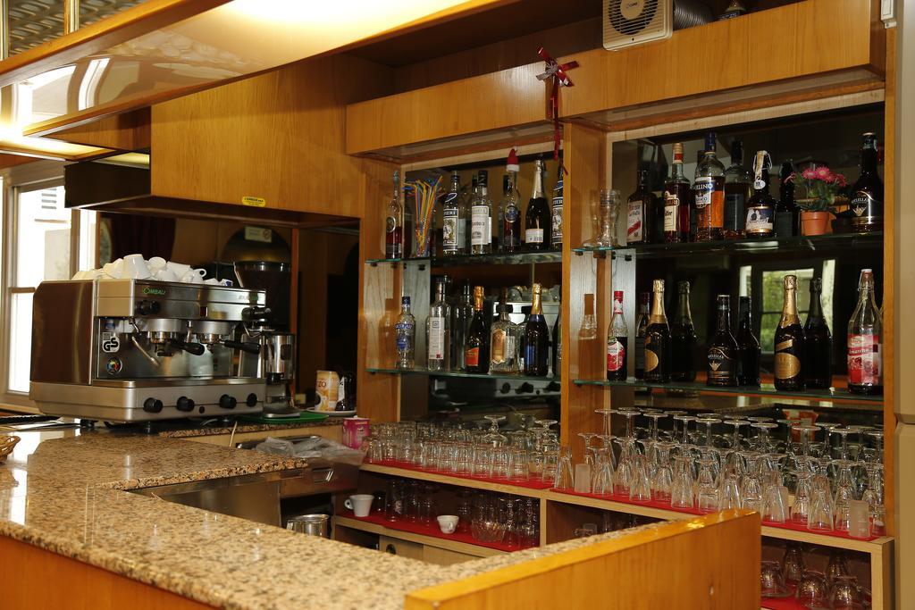 Hotel Villa Dina Ріміні Екстер'єр фото